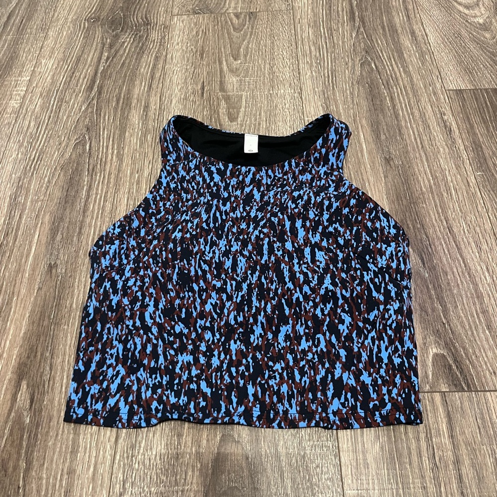 Lululemon size 6 cropped tank top